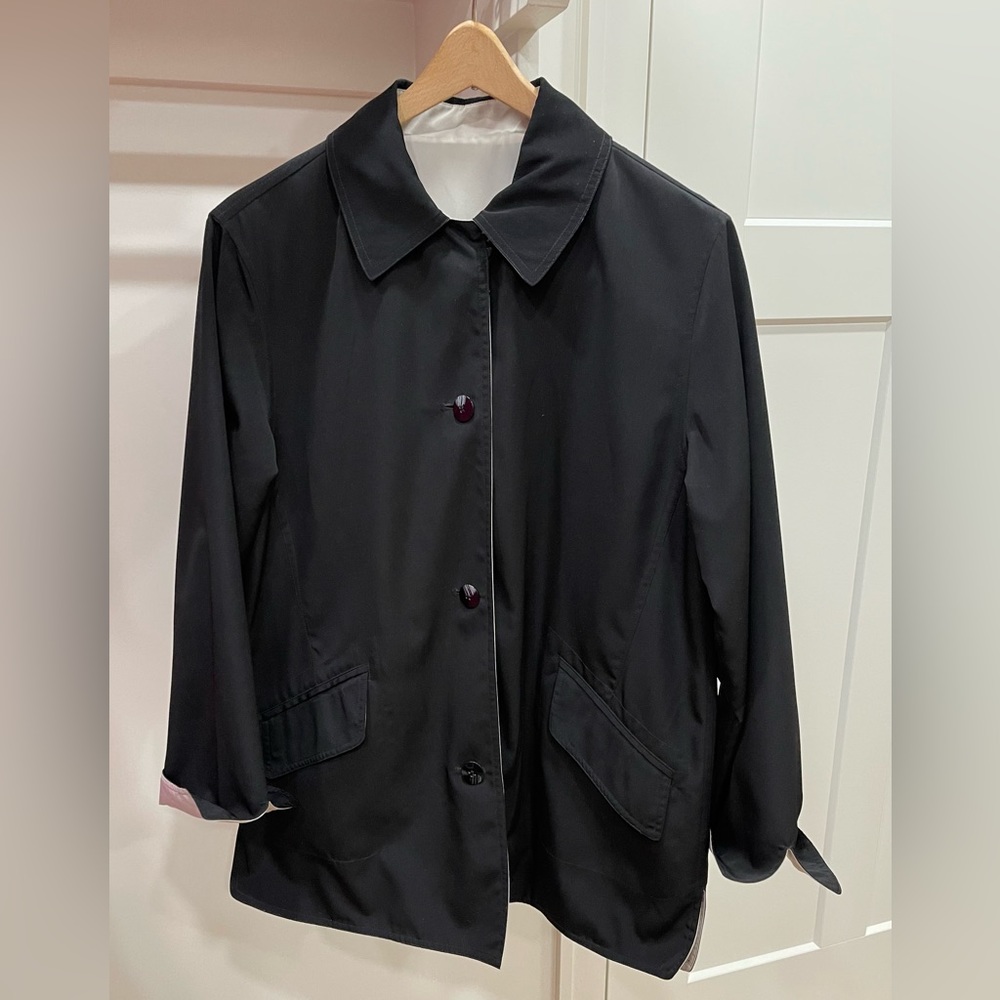 Classic vintage reversible Regent Park black/tan raincoat size small.